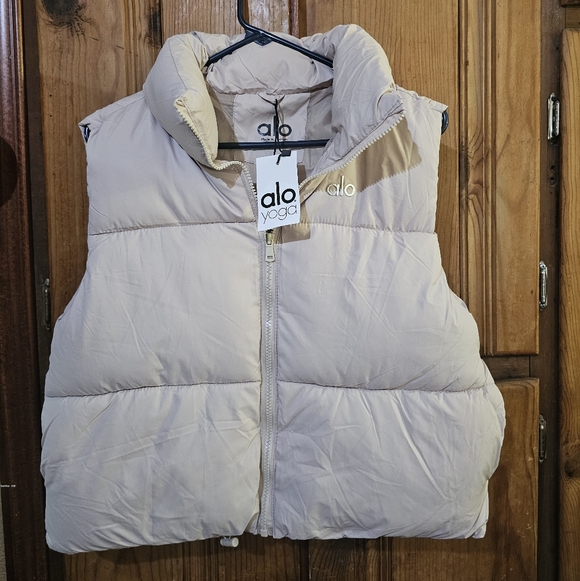 ALO Yoga Jackets & Blazers - ALO Yoga Cream Puffer Vest